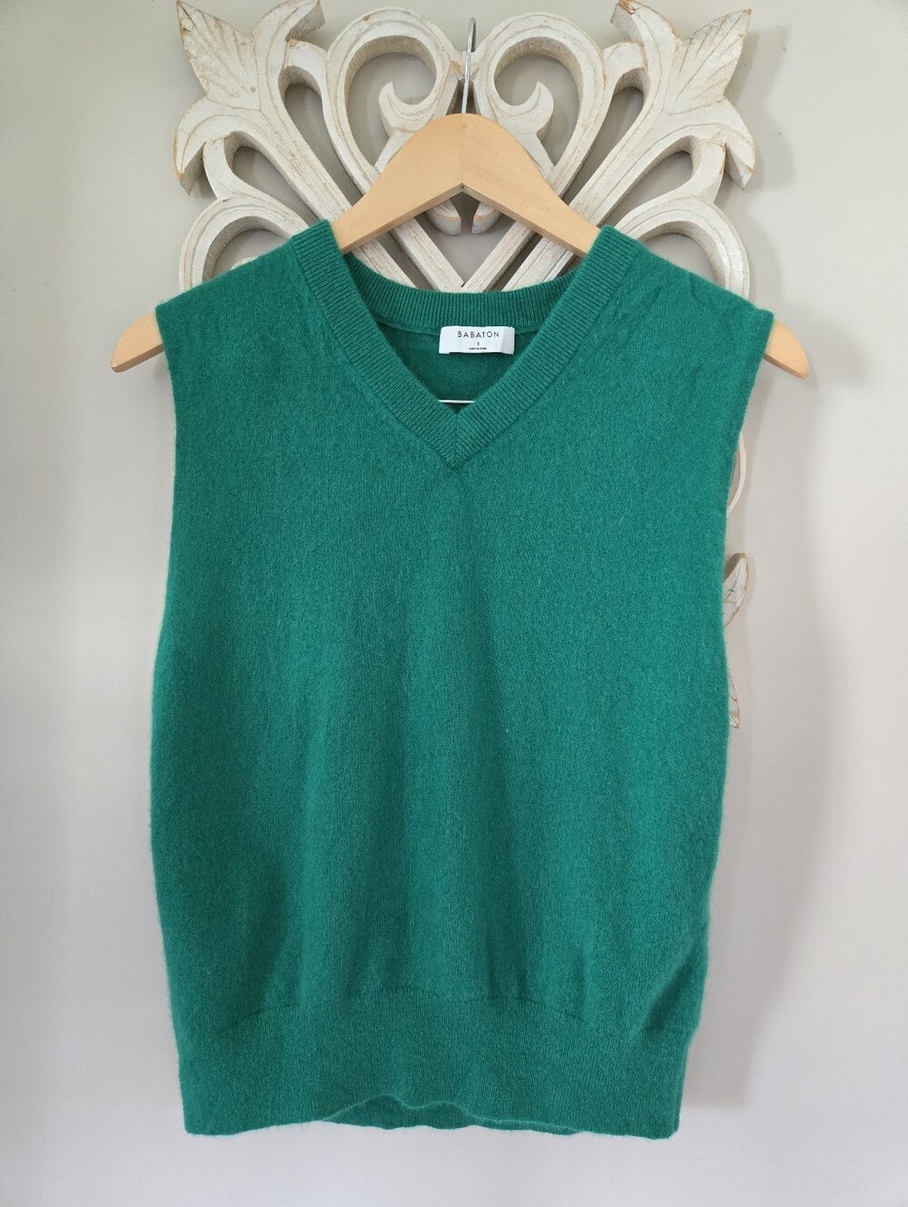 Babaton Aritzia 100% Cashmere Green Vest Size Small